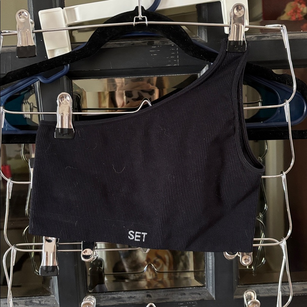 SET Active Black Leggings
Now with matching one shoulder top - Picture 3 of 3